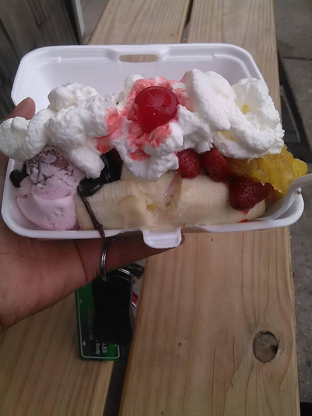 Big Daddys Ice Cream & Grill | restaurant | 1331, 955 Boston Rd, Springfield, MA 01119, USA | 4137836300 OR +1 413-783-6300