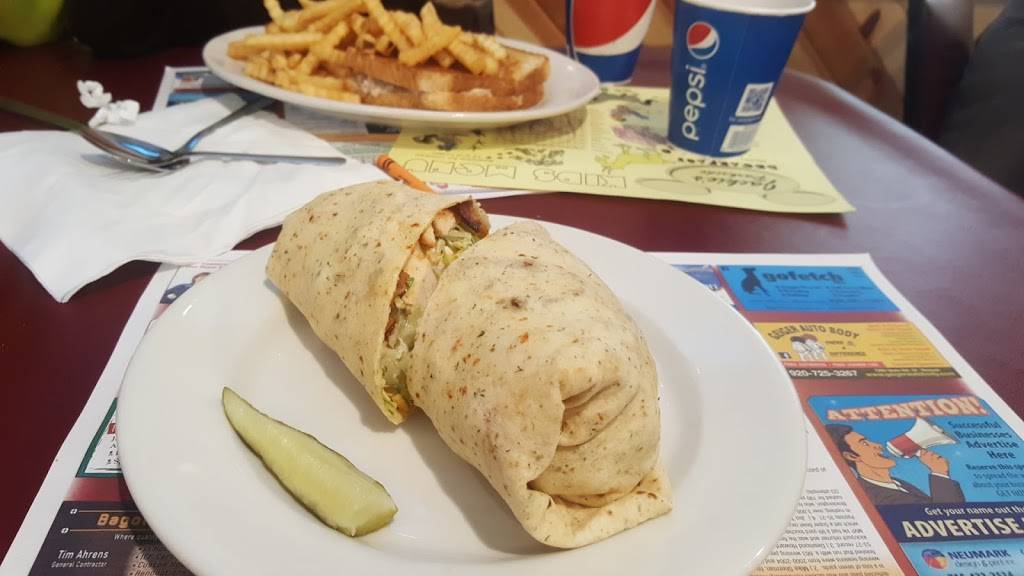 Jackies Parkside | restaurant | 630 W Main St, Winneconne, WI 54986, USA | 9205827755 OR +1 920-582-7755