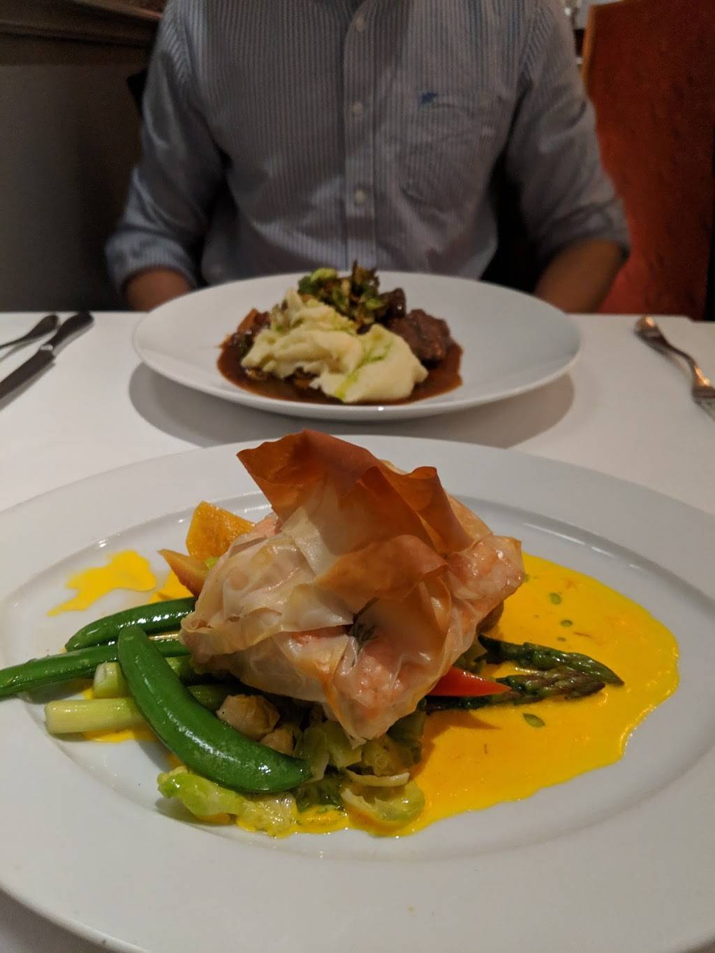 Aqua Grill | restaurant | 15150 Yonge St, Aurora, ON L4G 1M2, Canada | 9057510778 OR +1 905-751-0778