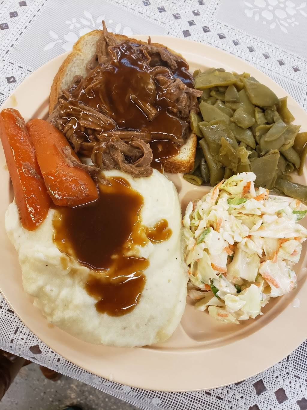 The Mercantile Cafe / Sweet Simplicity Bakery | restaurant | 102 W Fort St, Manchester, TN 37355, USA | 9317232491 OR +1 931-723-2491