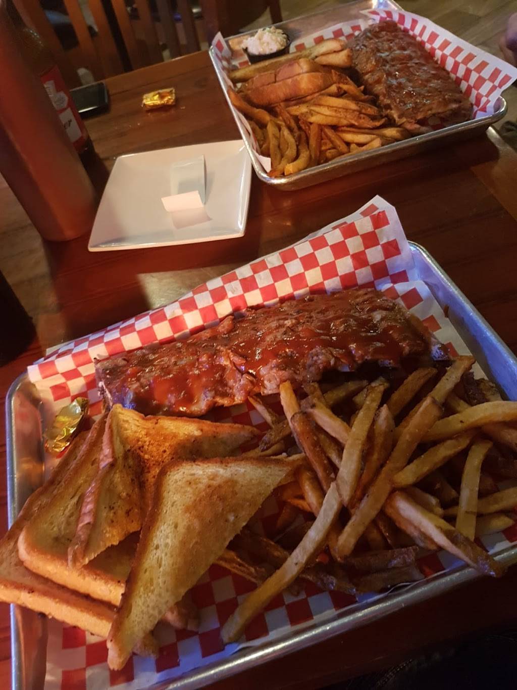 Liki Tiki BBQ | restaurant | 1821 Estero Blvd, Fort Myers Beach, FL 33931, USA | 2392244923 OR +1 239-224-4923