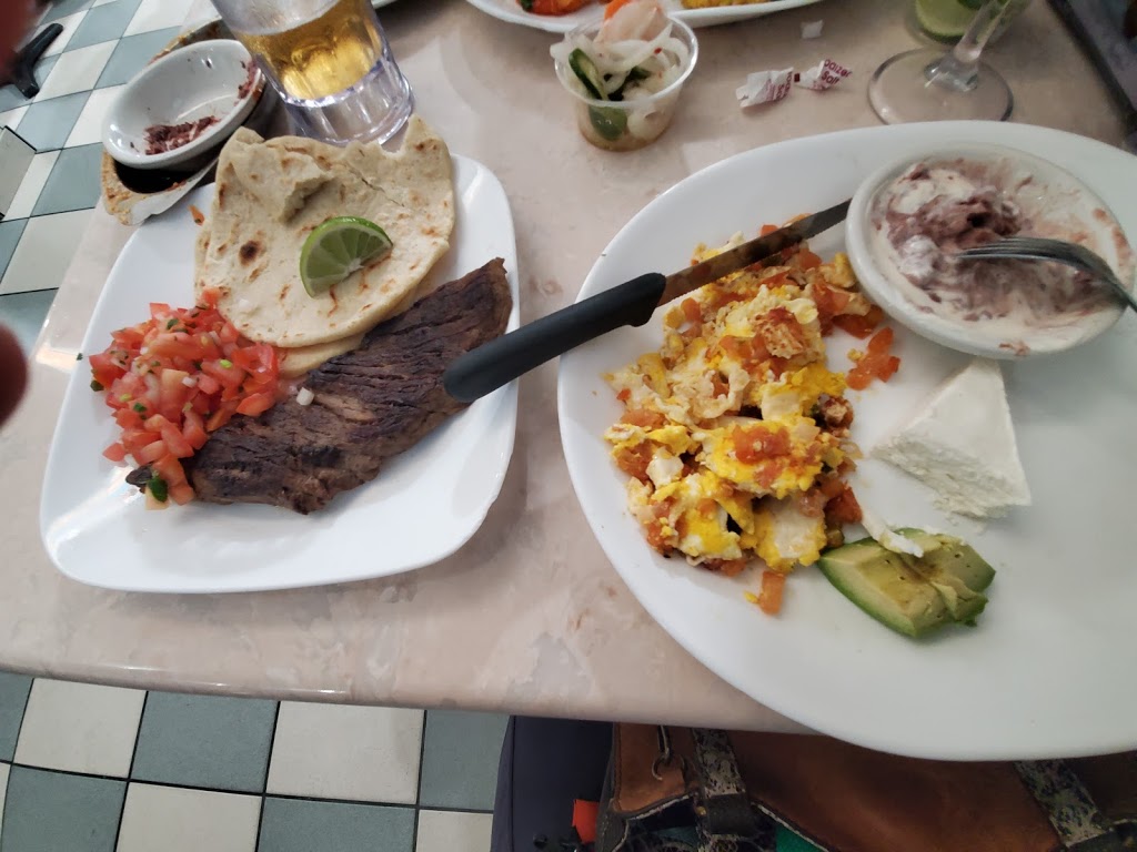 El Atlakat | restaurant | 2273 NW 7th St, Miami, FL 33125, USA | 3056432545 OR +1 305-643-2545