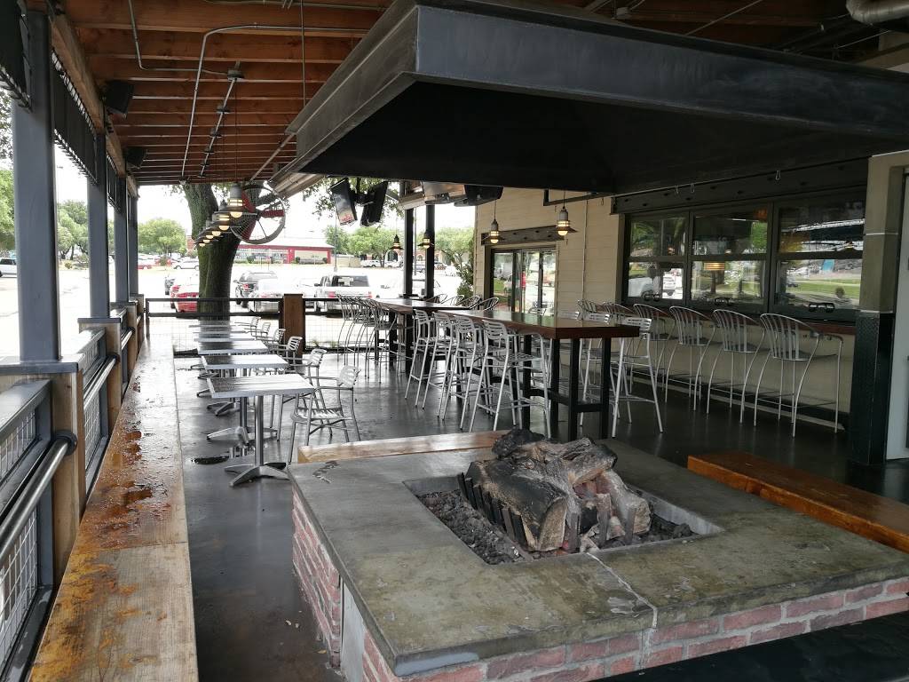 Brick House Tavern + Tap | restaurant | 4900 W Park Blvd, Plano, TX 75093, USA | 9725960916 OR +1 972-596-0916