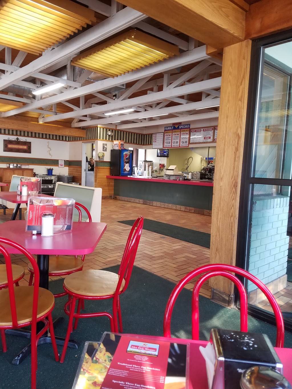 Brighton Hot Dog Shoppe | restaurant | 2401 Noblestown Rd, Pittsburgh, PA 15205, USA | 4124440363 OR +1 412-444-0363