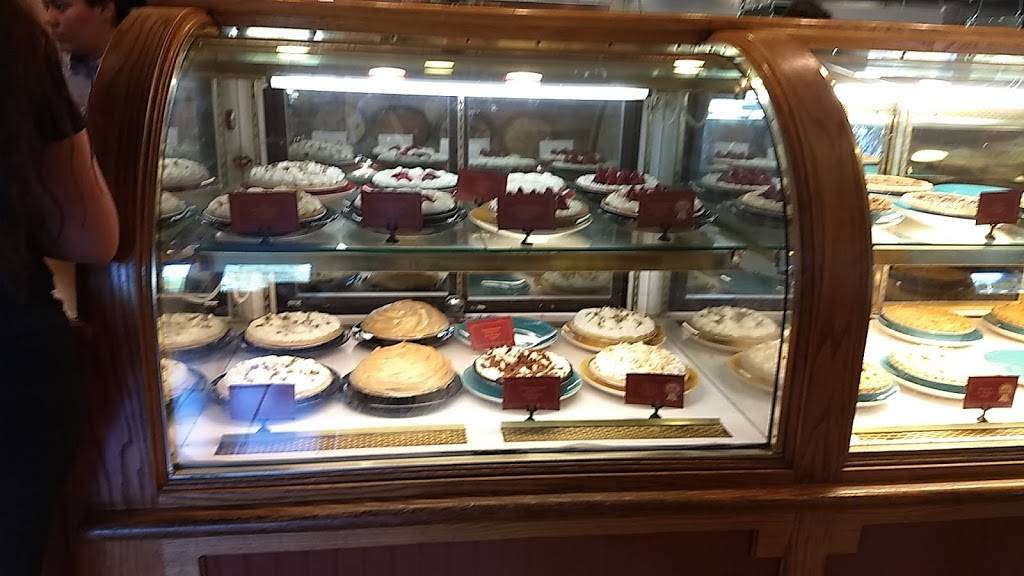 Cocos Bakery Restaurant | restaurant | 10841 Sepulveda Blvd, Mission Hills, CA 91345, USA | 8183653309 OR +1 818-365-3309