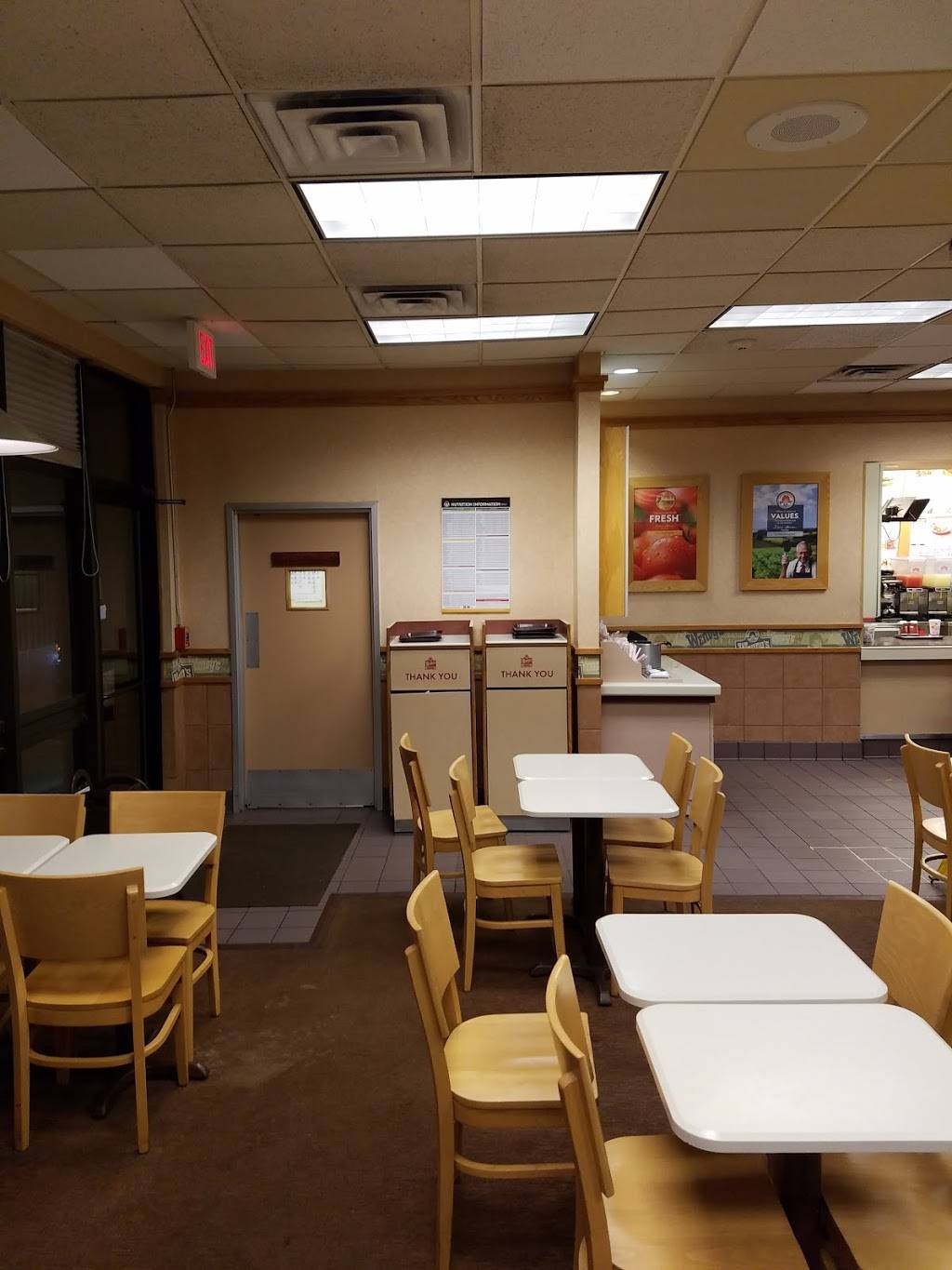 Wendys | restaurant | 4610 W Lake Ave, Glenview, IL 60025, USA | 8478241879 OR +1 847-824-1879
