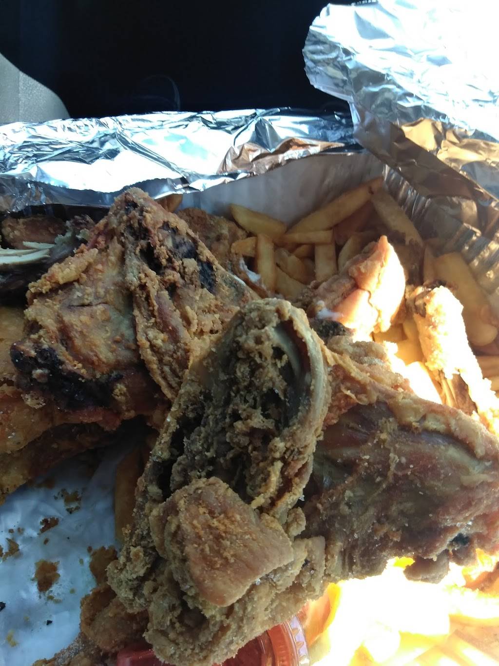 Captain JJ Fish & Chicken | restaurant | 4300 Summer Ave, Memphis, TN 38122, USA | 9013472287 OR +1 901-347-2287