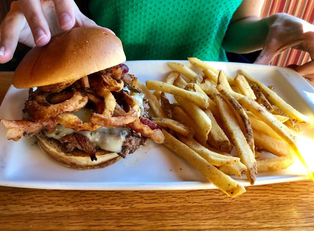 Applebees Grill + Bar | restaurant | Lariat Center, 8421 Joiner Way, Eden Prairie, MN 55344, USA | 9529427993 OR +1 952-942-7993