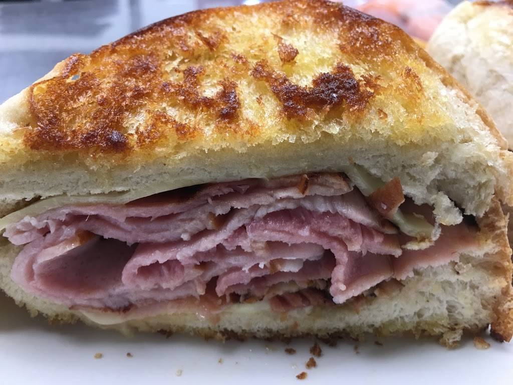 T & R Junction | restaurant | 104 N Peters St, Garrett, IN 46738, USA | 2605539023 OR +1 260-553-9023