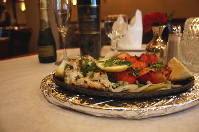 Tiffin The Indian Kitchen | restaurant | 2536 W Devon Ave, Chicago, IL 60659, USA | 7733382143 OR +1 773-338-2143