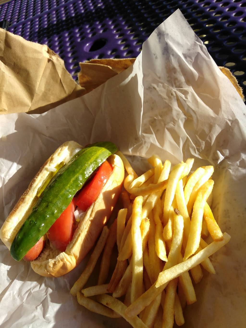 Johnnies Beef | restaurant | 1935 S Arlington Heights Rd, Arlington Heights, IL 60005, USA | 8473578100 OR +1 847-357-8100