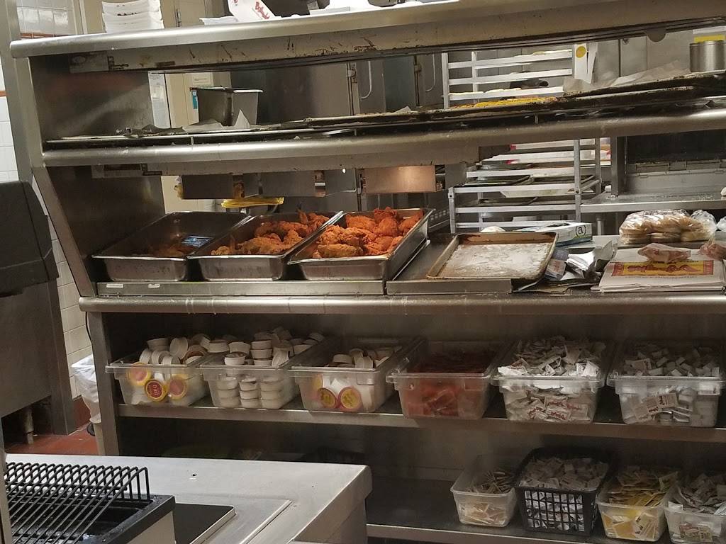 Bojangles Famous Chicken n Biscuits | restaurant | 1536 N Main St, Lillington, NC 27546, USA | 9108143700 OR +1 910-814-3700