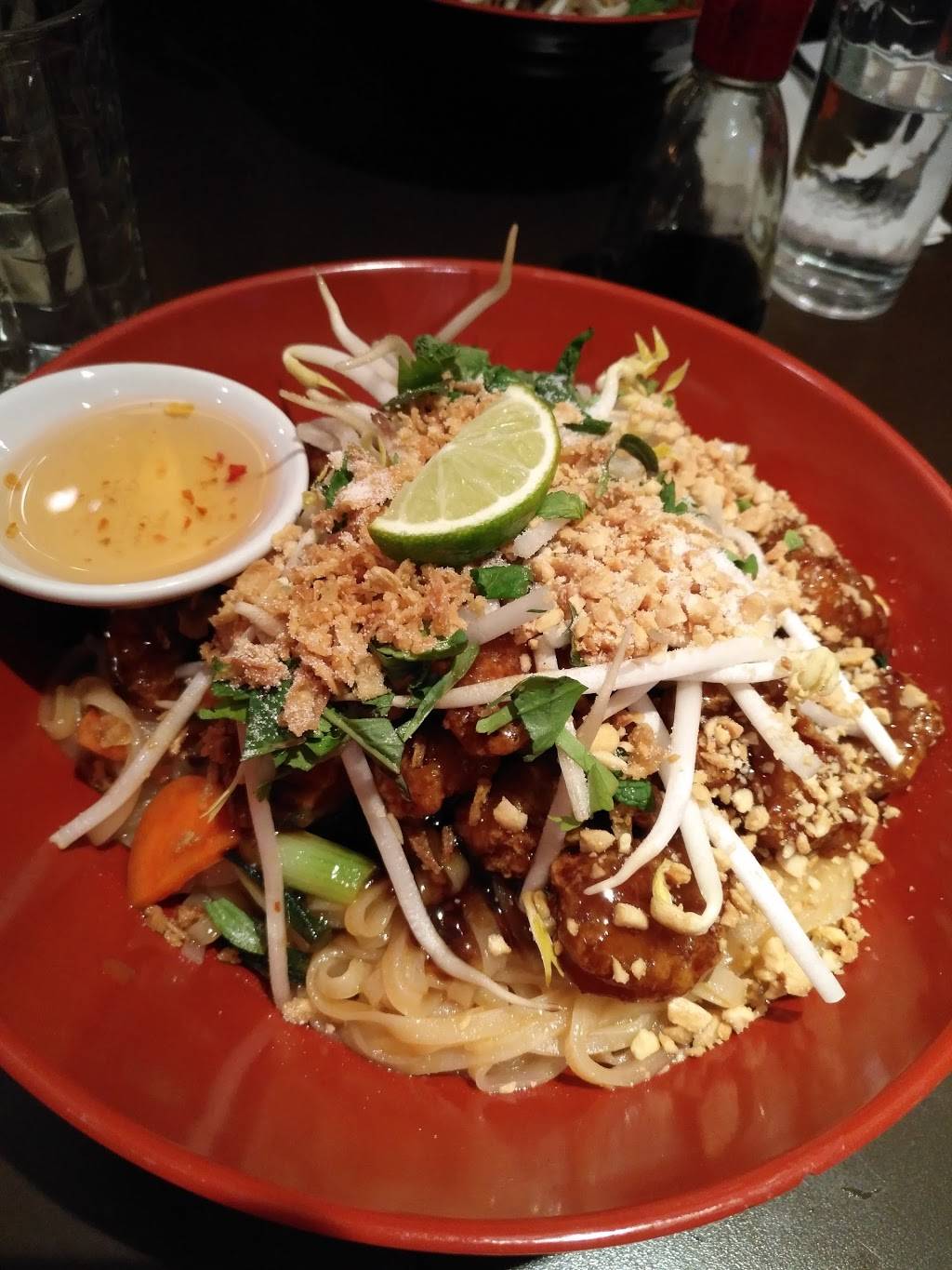 Boudha Jaune | restaurant | 539 Avenue de Buckingham, Gatineau, QC J8L 2G9, Canada | 8196173895 OR +1 819-617-3895