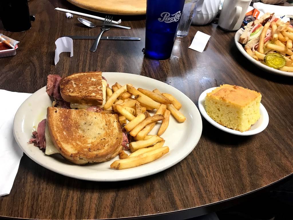 Daytons Restaurant | restaurant | 909 Snow Hill Rd, Salisbury, MD 21804, USA | 4105482272 OR +1 410-548-2272