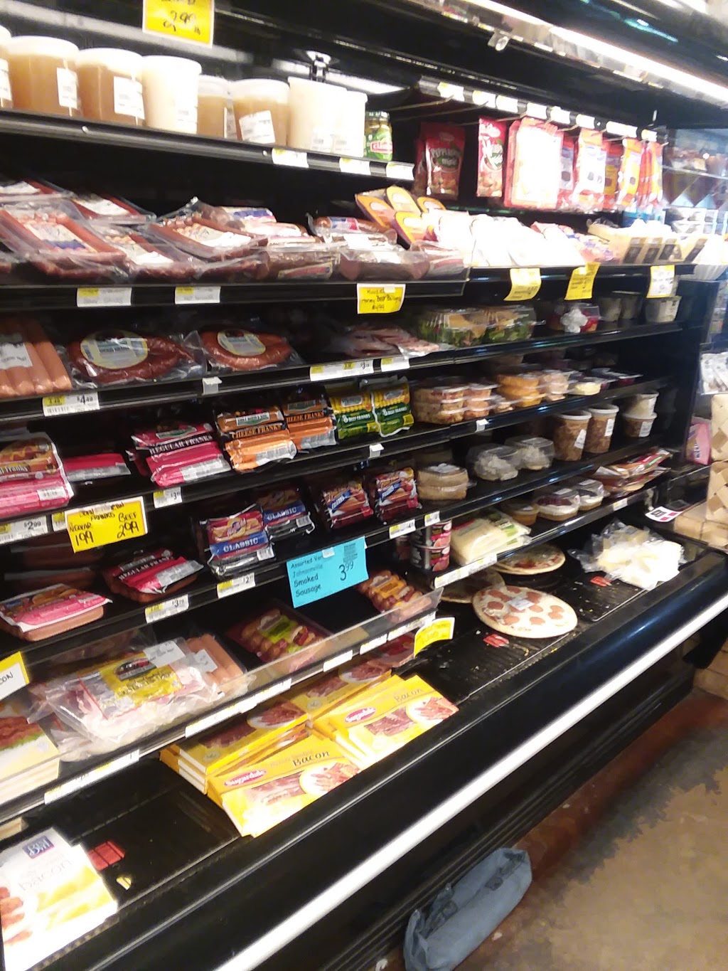 Ernst Market | restaurant | 11650 Dam Number 5 Rd, Clear Spring, MD 21722, USA | 3018422292 OR +1 301-842-2292