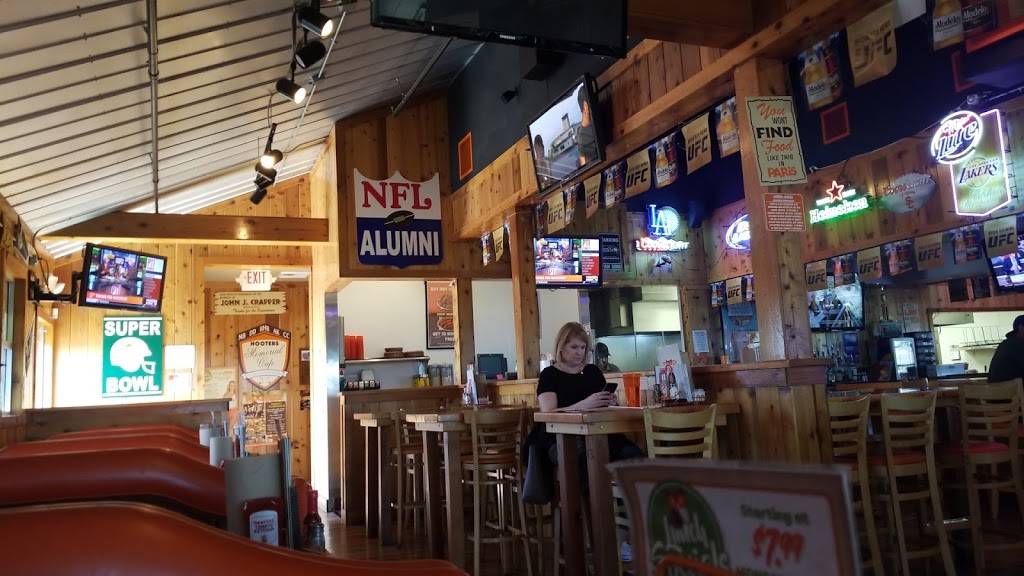 Hooters | restaurant | 6225 Valley Springs Pkwy, Riverside, CA 92507, USA | 9516974668 OR +1 951-697-4668