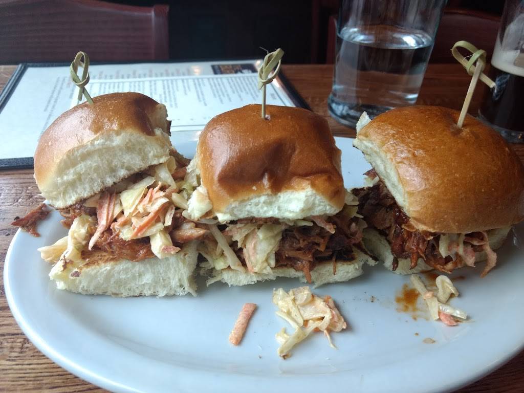 The Burns Pub & Restaurant | restaurant | 9009 Metro Airport Ave, Broomfield, CO 80021, USA | 3034693900 OR +1 303-469-3900