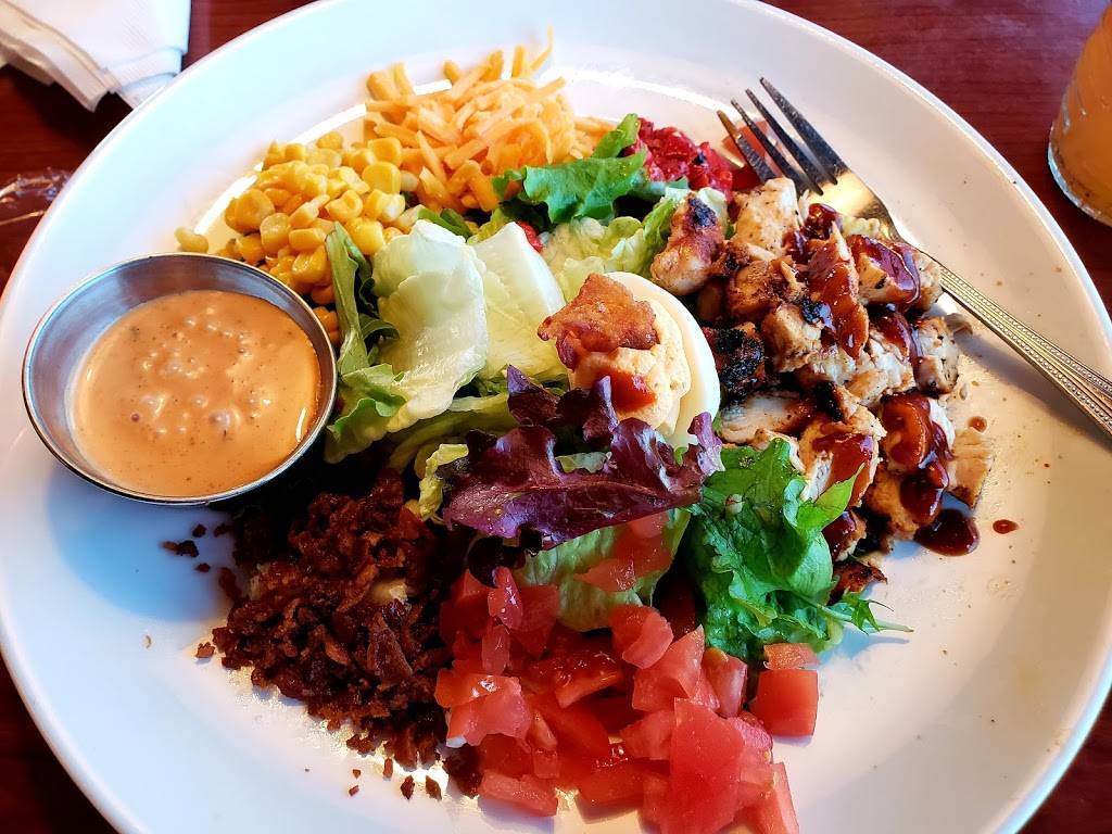 Ruby Tuesday | restaurant | 604 N Bluff Rd, Collinsville, IL 62234, USA | 6183459148 OR +1 618-345-9148