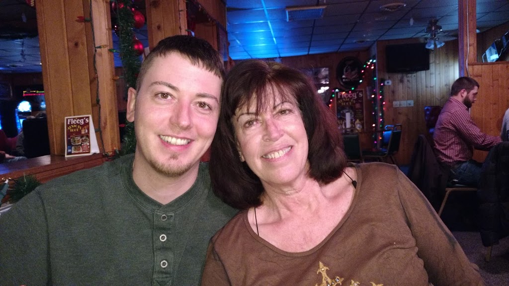 Fleegs Riverside Road House | restaurant | 44368 309th St, Mission Hill, SD 57046, USA | 6056659749 OR +1 605-665-9749