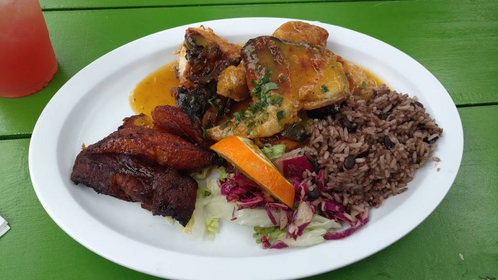 Cha Cha Chicken | restaurant | 1906 Ocean Ave, Santa Monica, CA 90405, USA | 3105811684 OR +1 310-581-1684