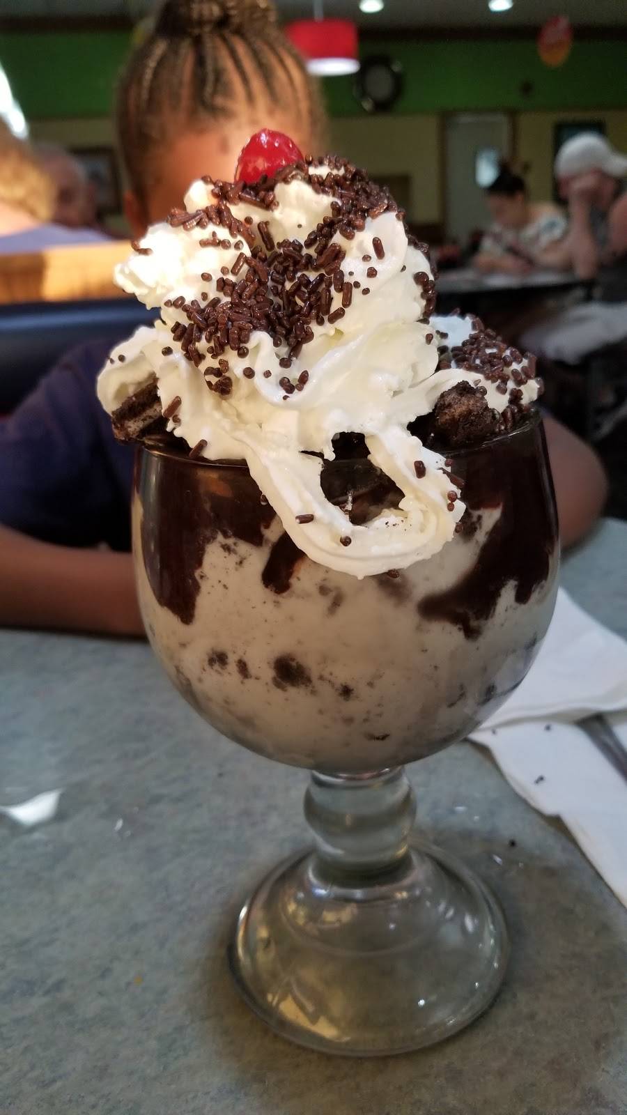 Friendlys | restaurant | 1243 Broad St, Bloomfield, NJ 07003, USA | 9733388669 OR +1 973-338-8669