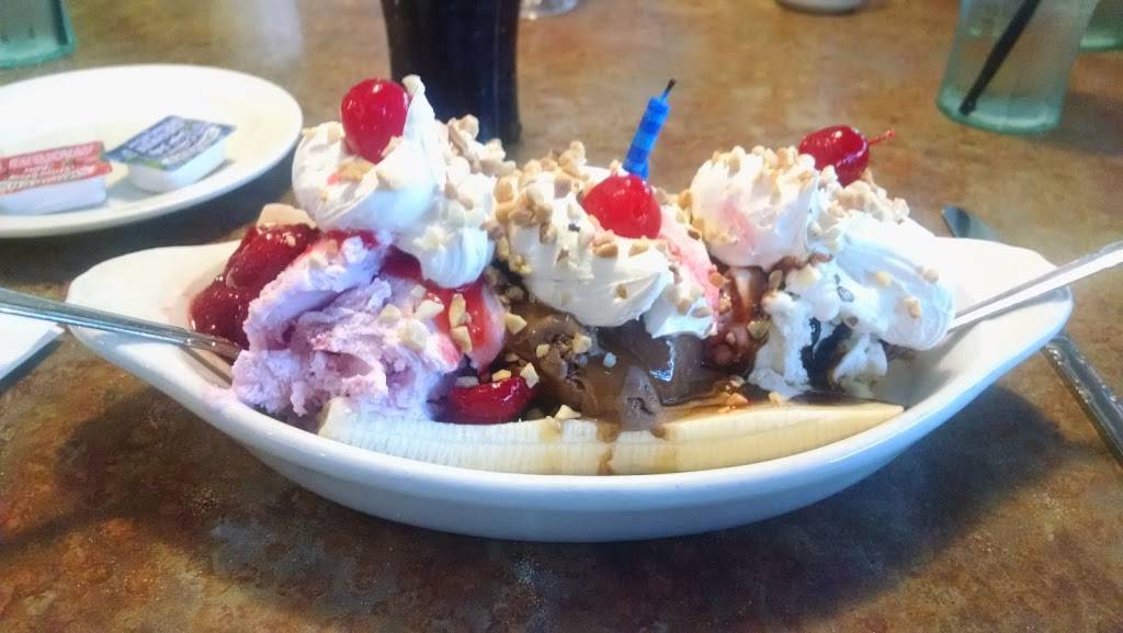 Perkos Cafe | cafe | 1321 W 11th St, Tracy, CA 95376, USA | 2098324675 OR +1 209-832-4675