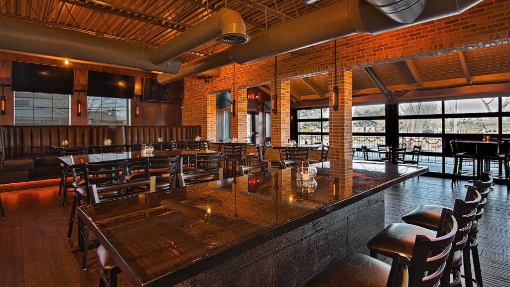 Johnny Blacks Public House | restaurant | 35000 Moravian Dr, Sterling Heights, MI 48312, USA | 5865539513 OR +1 586-553-9513