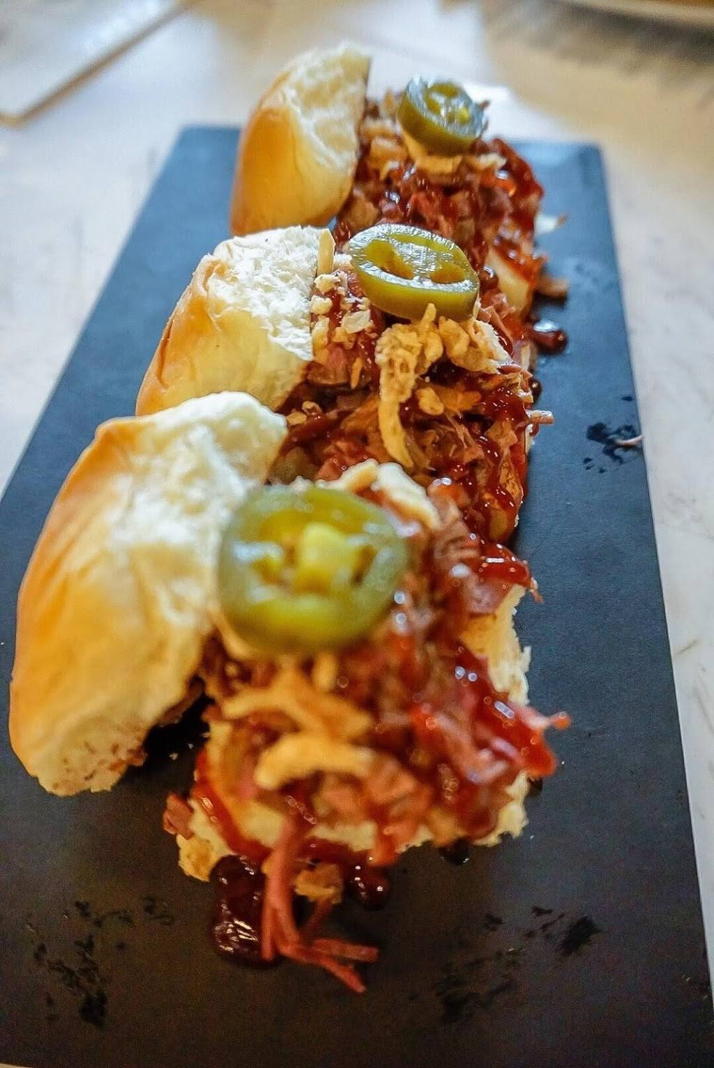 Rounds Golf & Lounge | restaurant | 6801 Parker Farm Dr, Wilmington, NC 28403, USA | 9108393006 OR +1 910-839-3006