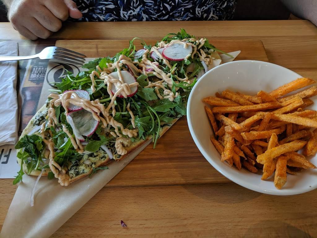 Rôtisserie Scores | restaurant | 925 Rue Principale, Granby, QC J2G 2Z5, Canada | 4507702000 OR +1 450-770-2000