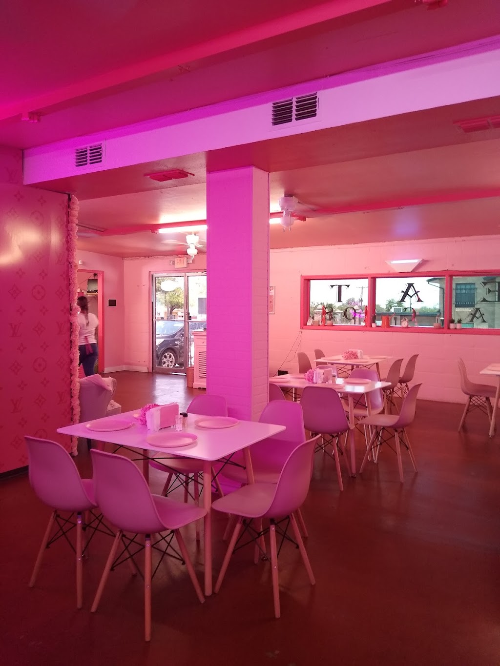 Suadero | restaurant | 1606 E Frost St, Laredo, TX 78043, USA | 9565680482 OR +1 956-568-0482