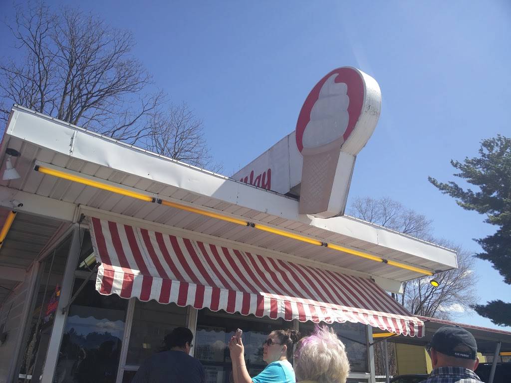 Dairy Way | restaurant | 111 Gebhardt Rd, Black River Falls, WI 54615, USA | 7152842867 OR +1 715-284-2867