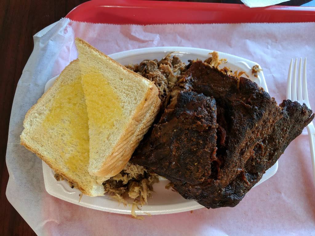 Red Pig Bar-B-Q | restaurant | 2201 Ferguson Rd, Johnson City, TN 37604, USA | 4232826585 OR +1 423-282-6585