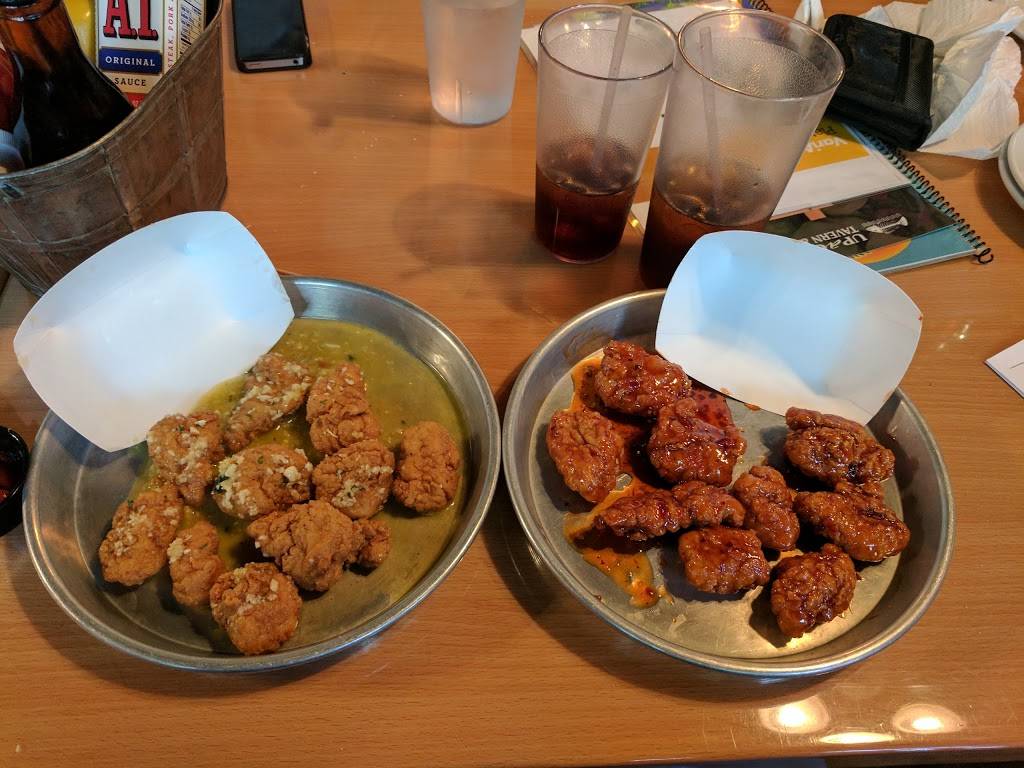 Up a Creek Tavern | restaurant | 4793 E Market St, Warren, OH 44484, USA | 3308565135 OR +1 330-856-5135