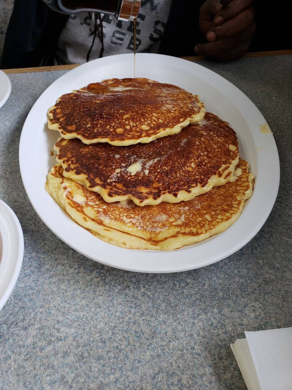 Johns Drive-In | restaurant | 5900 S Ashland Ave, Chicago, IL 60636, USA | 7739256177 OR +1 773-925-6177