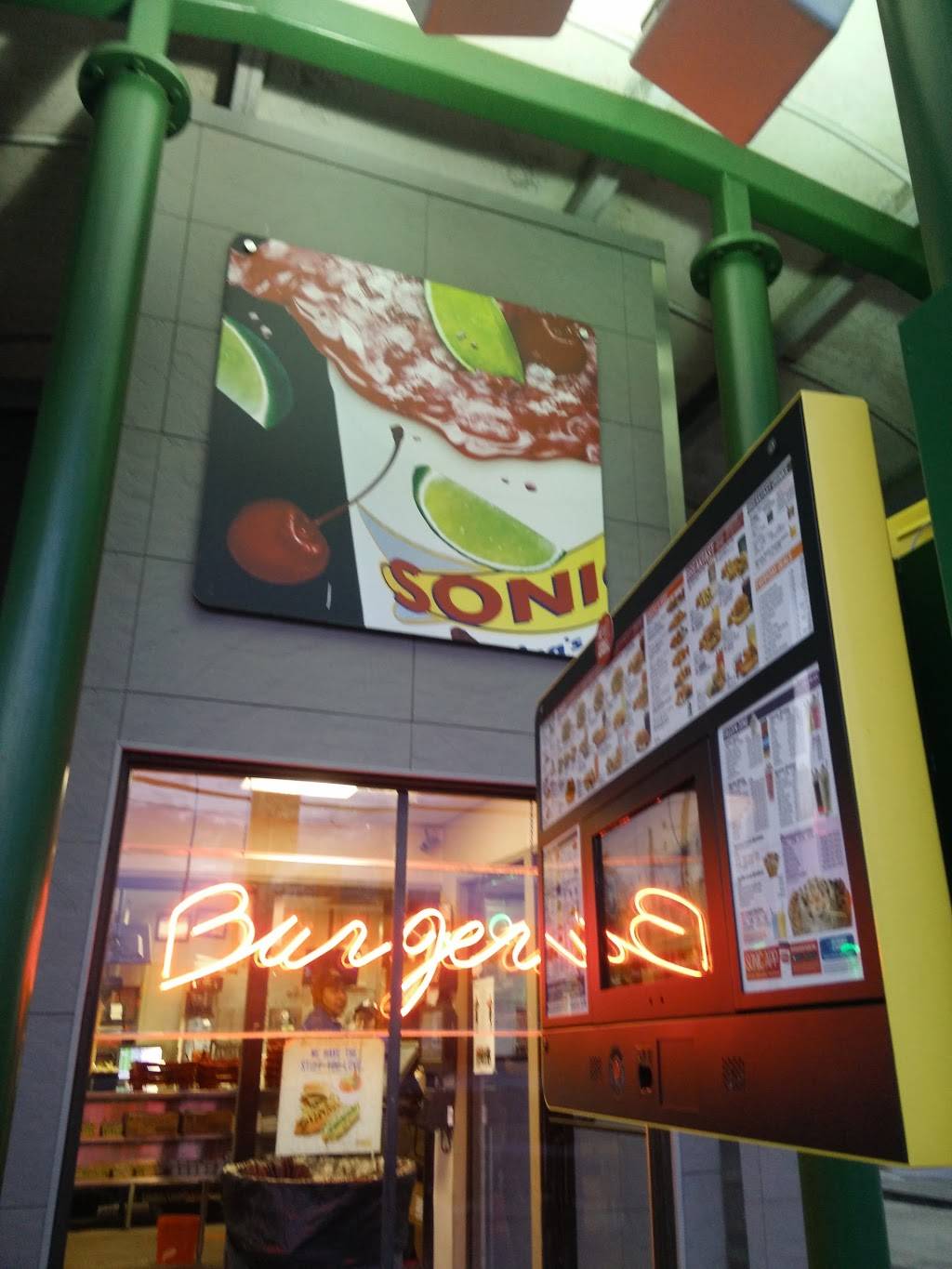 Sonic Drive-In | restaurant | 12620 Jones Rd, Houston, TX 77070, USA | 2814691221 OR +1 281-469-1221