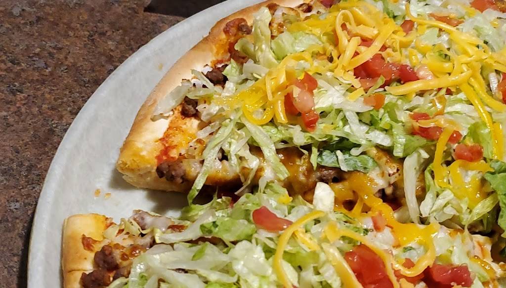Godfathers Pizza | meal delivery | 5220 S 48th St, Lincoln, NE 68516, USA | 4024834129 OR +1 402-483-4129