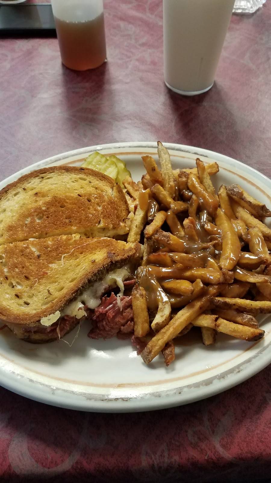 Perrys Main Street Eatery | restaurant | 253 Main St #1, Poultney, VT 05764, USA | 8022875188 OR +1 802-287-5188