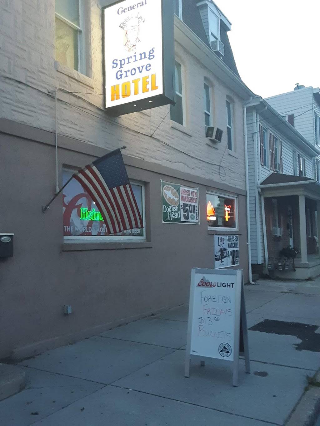 Robert C Lee Spring Grove Hotel | restaurant | 128 S Main St, Spring Grove, PA 17362, USA | 7172251132 OR +1 717-225-1132