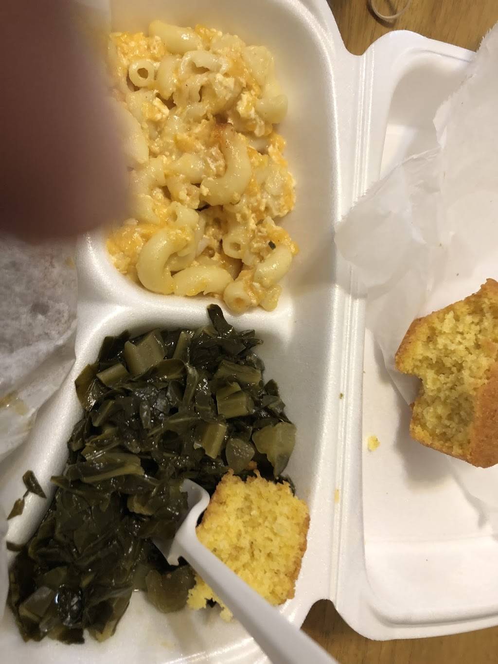 Angies Soul Cafe Emery | restaurant | 23041 Emery Rd, Cleveland, OH 44128, USA | 2168967200 OR +1 216-896-7200