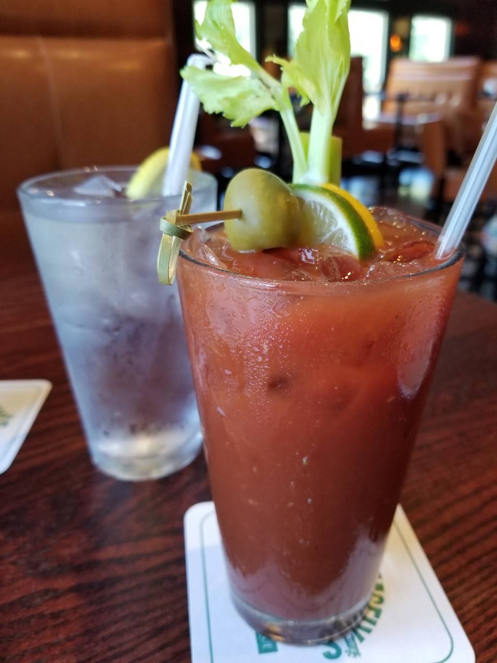 Maggie McFlys® Southbury | restaurant | 971 Main St S, Southbury, CT 06488, USA | 2032645700 OR +1 203-264-5700