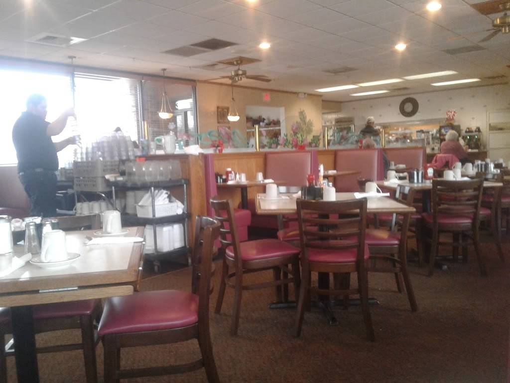 Johnny Pamcakes | restaurant | 3700 E State St, Rockford, IL 61108, USA | 8152297415 OR +1 815-229-7415