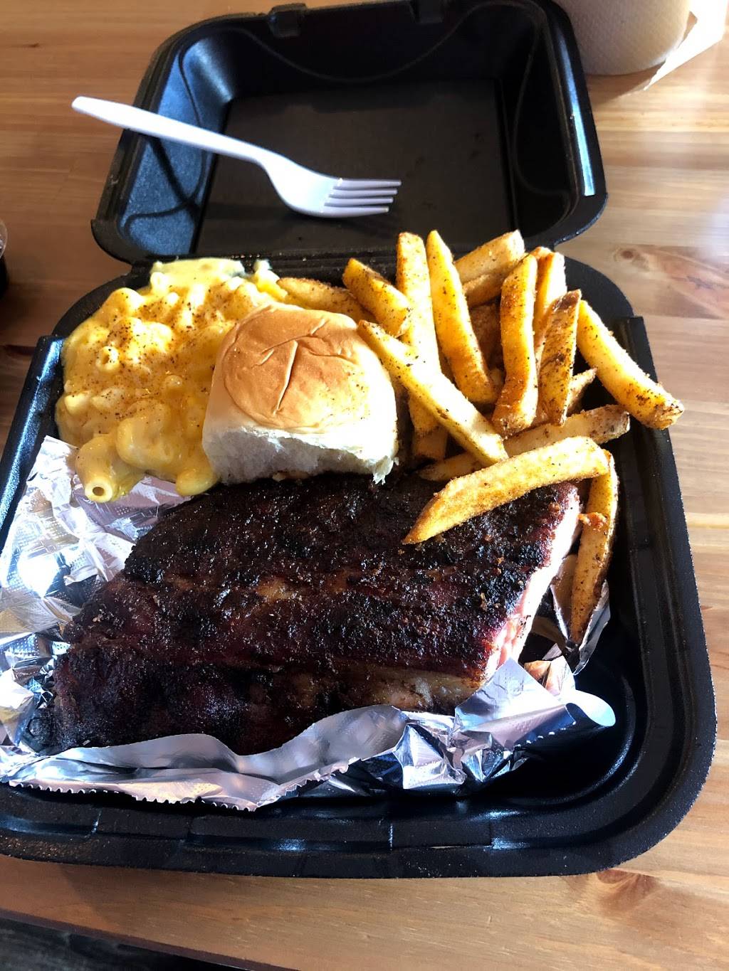 BADGUY BBQ & Wings | restaurant | 10786 SW 24th St, Miami, FL 33165, USA | 7867406482 OR +1 786-740-6482