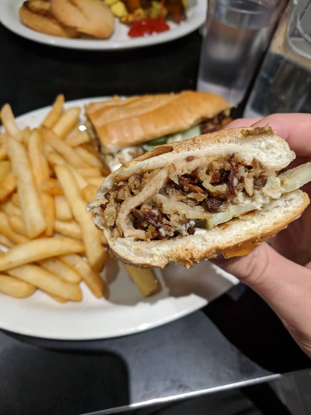 Champs Diner | restaurant | 197 Meserole St, Brooklyn, NY 11206, USA | 7185992743 OR +1 718-599-2743