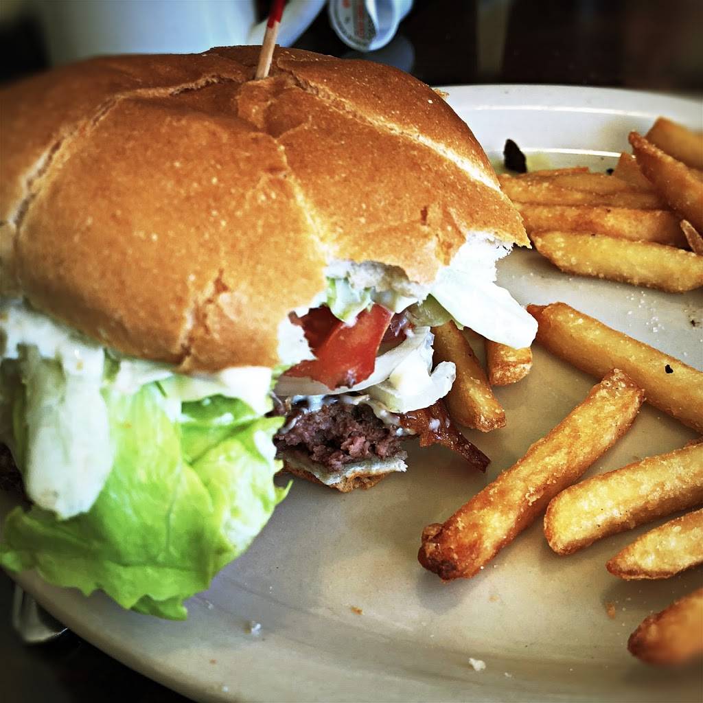 Masons Grille | restaurant | 14 Milton O Fountain Way, Warren, MA 01083, USA | 4134368042 OR +1 413-436-8042