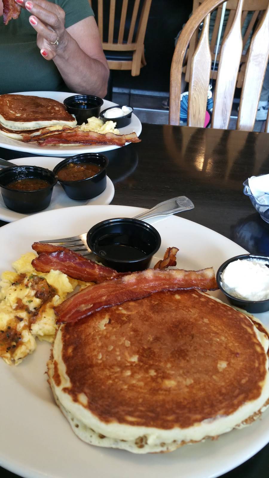 Marie Callenders | restaurant | 340 E Whittier Blvd, La Habra, CA 90631, USA | 5626910705 OR +1 562-691-0705