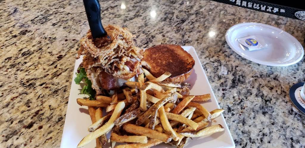 Hilltown Tavern | restaurant | 326 Roxborough Ave, Philadelphia, PA 19128, USA | 2677665835 OR +1 267-766-5835