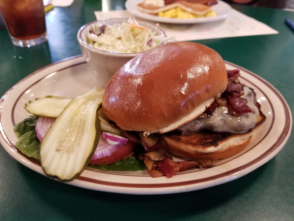 Michael Ds Eatery | restaurant | 203 E Coeur DAlene Lake Dr, Coeur dAlene, ID 83814, USA | 2086769049 OR +1 208-676-9049