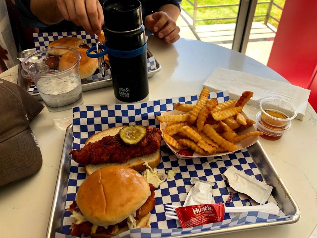 Angry Birdz | restaurant | 5065 Hollywood Blvd ste102, Los Angeles, CA 90027, USA | 3239282825 OR +1 323-928-2825