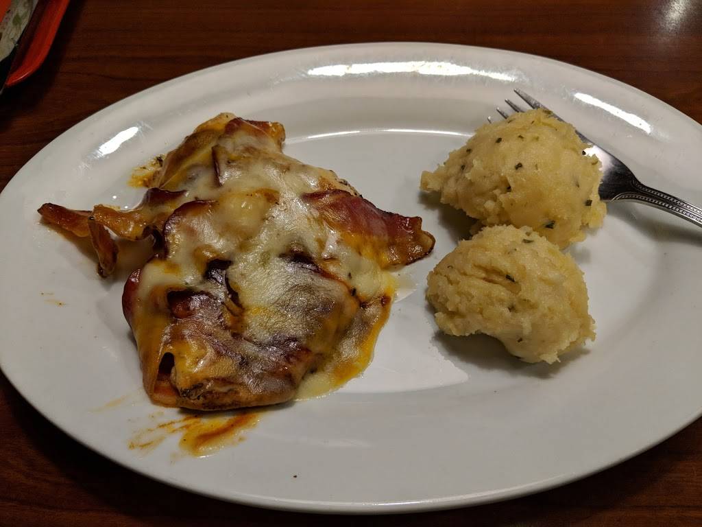 Ruby Tuesday | restaurant | 1351 Quentin Rd, Lebanon, PA 17042, USA | 7172742081 OR +1 717-274-2081