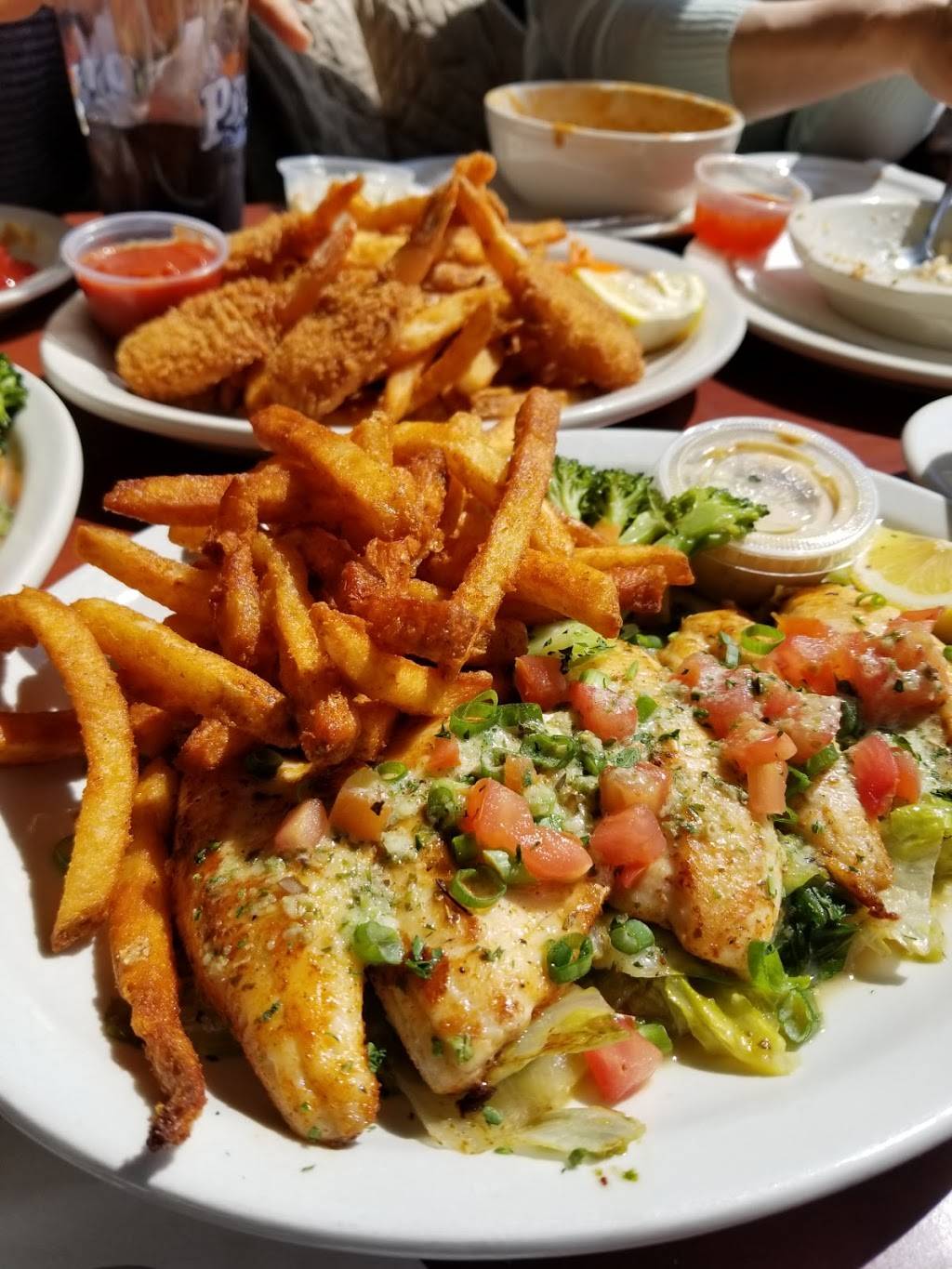 Popeyes on Lake Geneva | restaurant | 811 Wrigley Dr, Lake Geneva, WI 53147, USA | 2622484381 OR +1 262-248-4381